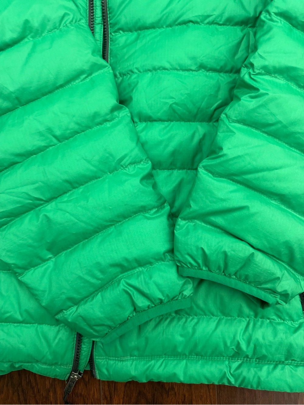 Patagonia Men’s Down Sweater Jacket- GREEN - Picture 3 of 8